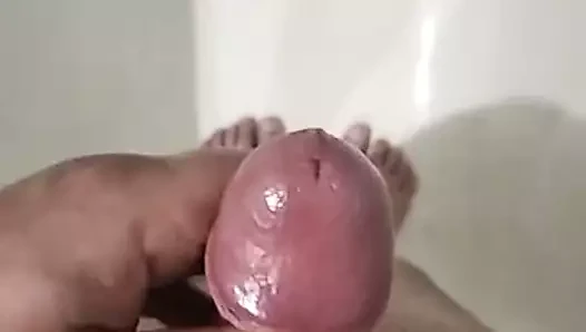 Mastürbasyon yapmak ve boşalmak içinde the banyo