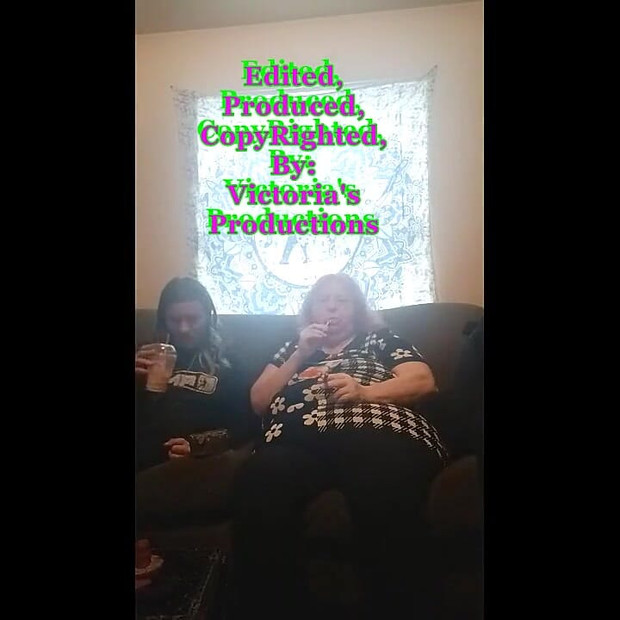 找到了一个新朋友, 他喜欢和我分享他的烟