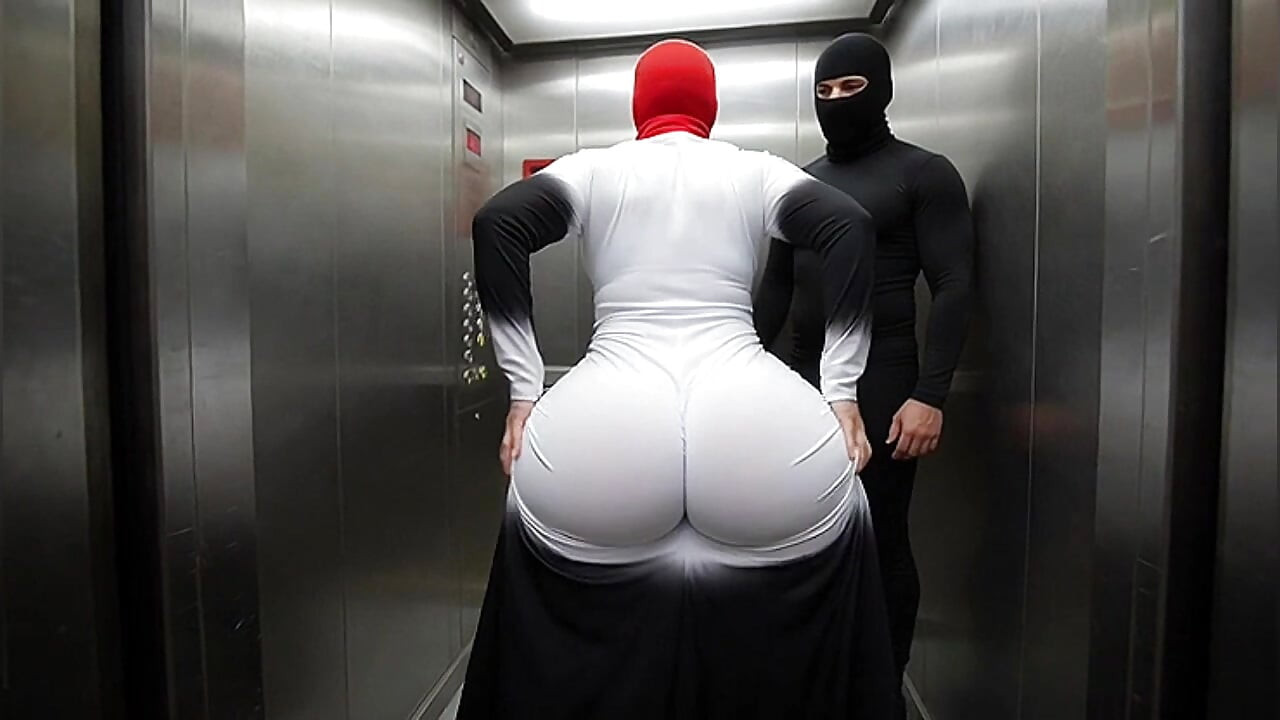 Big Ass Neighbor Twerking for Me in the Elevator