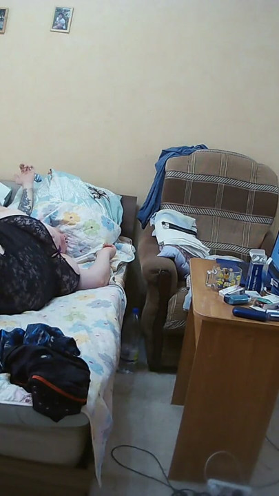 Чукам мащехата си изцяло във всички дупки в устата, путката и задника й 2 | Клип 2