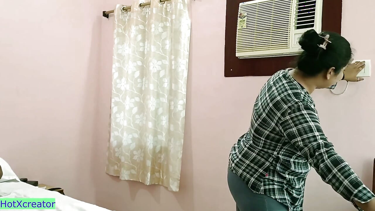 Desi Hot Room Service girl Fucking with Young Guest! Don't cum Inside