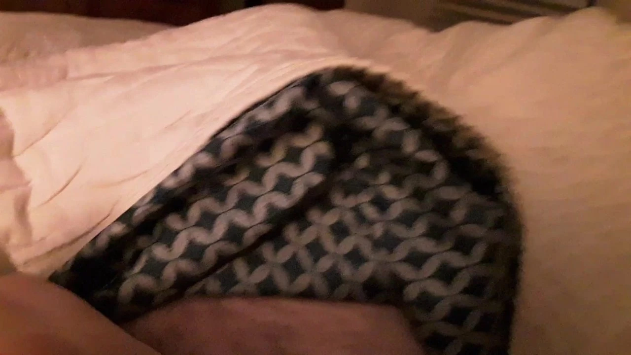 Esposa me da hitachi masturbación con la mano