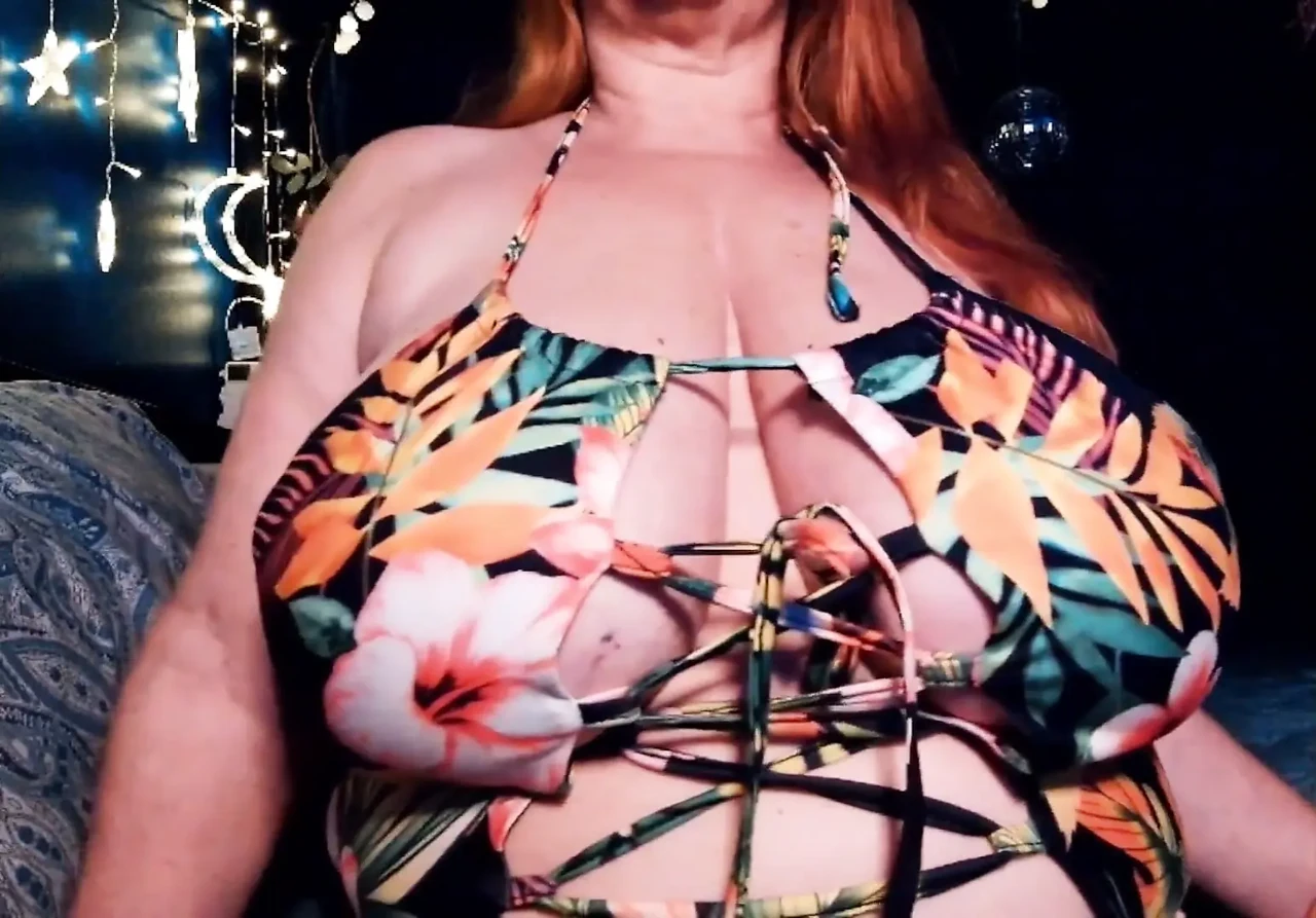 Lovely Big Natural Boobs of Sam38g