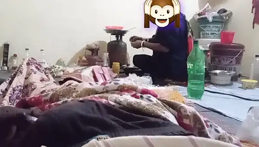 I was cooking and the guy masturbated behind my back. Indian desi boy and mummy
