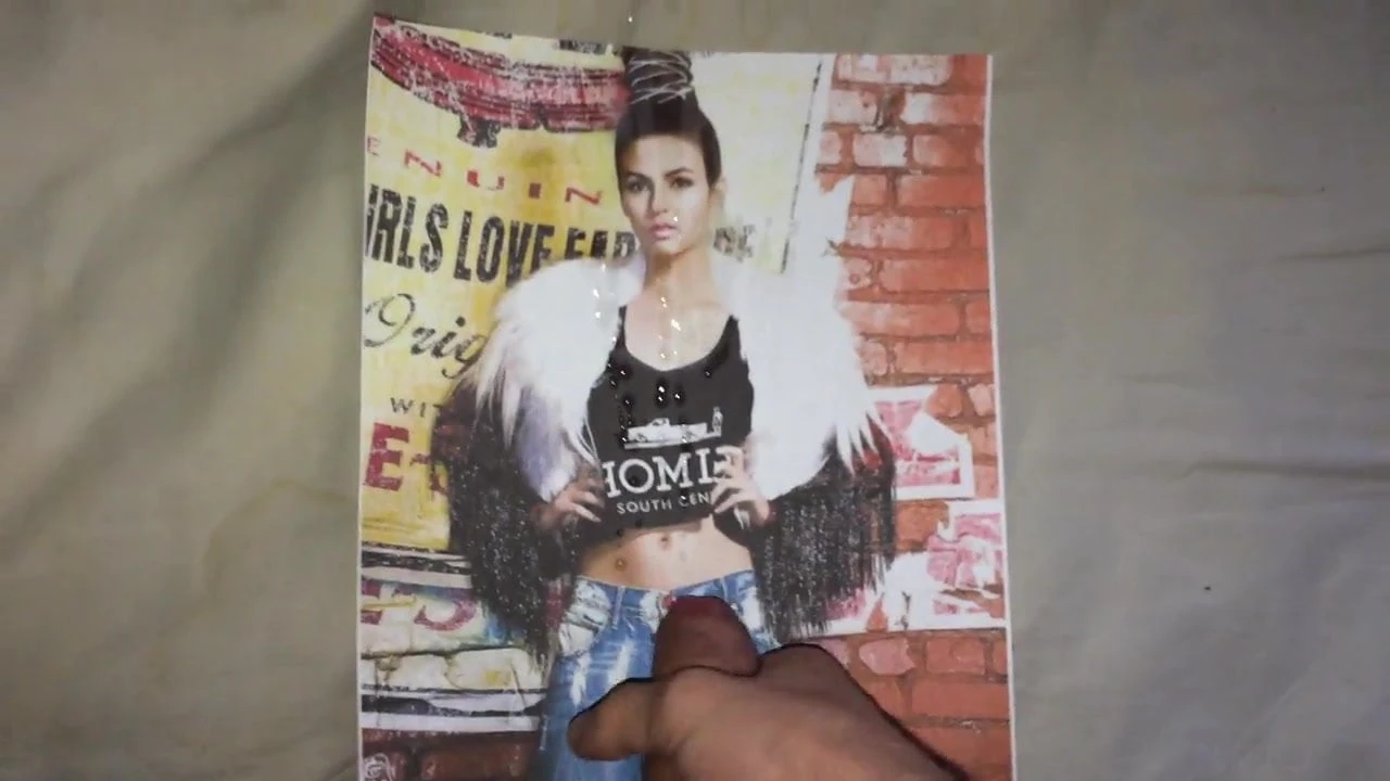 Victoria Justice pancut penghormatan 5