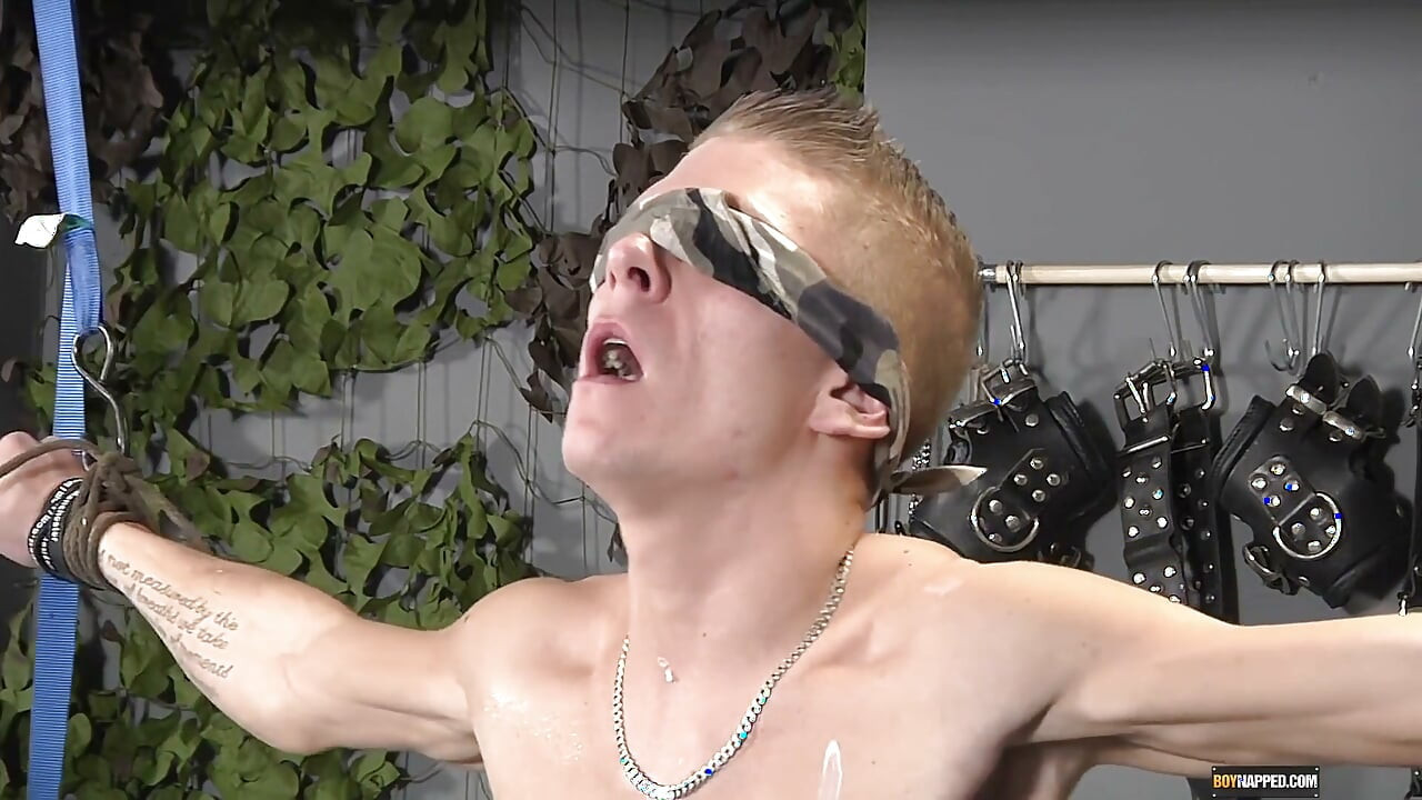 Mark Waxed & Sucked off