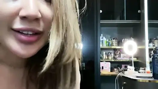 Geiles indo-model auf fotosession vom fotografen gefickt