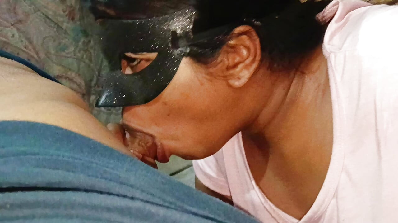 CUMSHOT IN DE MOND INDISCHE BHABHI - BESTE PIJPBEURT IN GEZICHT NEUKEN VIDEO GEILE NEHA BHABHI