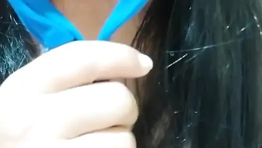 Büyük göt dört ayak üstüne çıkıyor ve fışkırtarak boşalması için ıslak gösteriyor