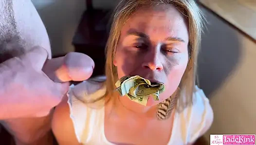 Начинка долларовых купюр в мокрую киску Jade Kink и камшот на лицо