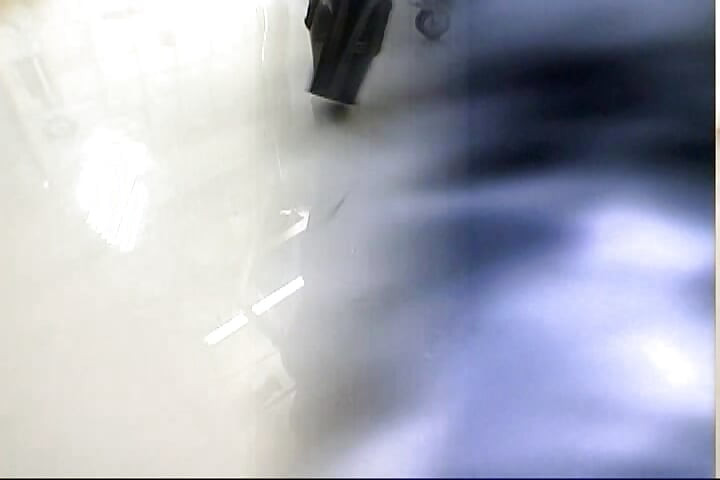 Sexy brunette in sexy lingerie en netkousen krijgt haar blanke kut geneukt door een grote zwarte pik