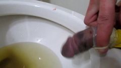TCMB kırık horoz pissing ve wanking içinde prezervatif