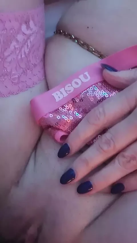 She masturbates with a and gets caught and cumshot in her