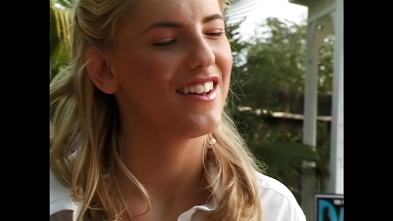 Джоди Рокс: Сначала я трогаю свою киску... А потом он меня жёстко трахает...