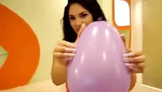 claws pop balloon