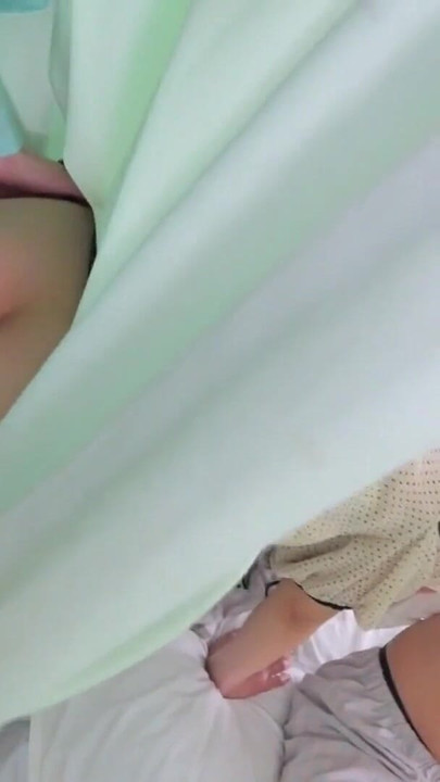 Part 4 My Girlfriend Who Came To Visit The Bed Next To Me Was A Strike, So If I Was Sexually Harassing Her Through the Curtains, I Would Have Estrus! ? I gave her plenty of on behalf of my boyfriend who was in the hospital and couldn't move! | Clip 3