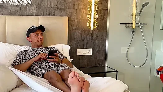 Seksi tesettürlü hizmetçi patronunu sikiyor