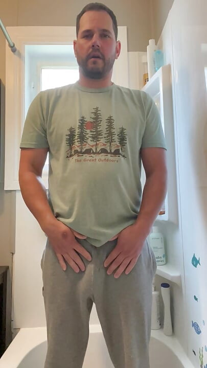 Pee sweatpants