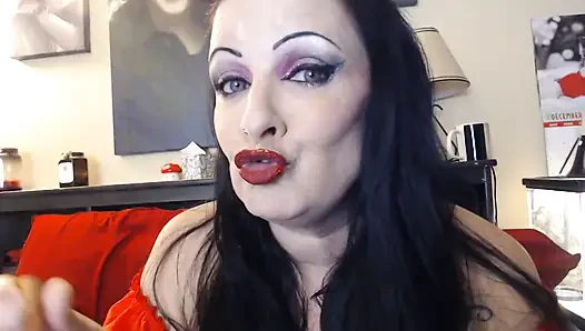Aplikasi lipstik bibir bebek panjang