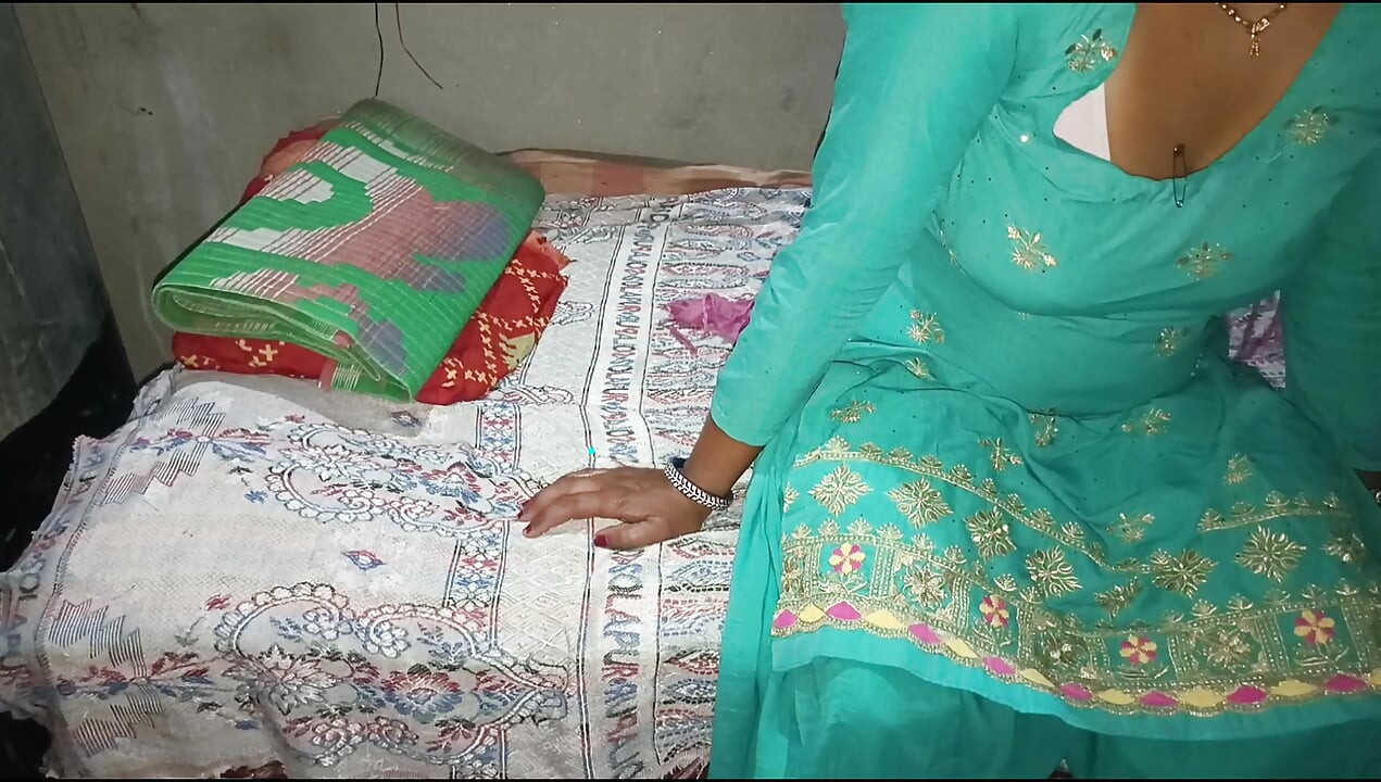 Indiancă desi Bhabhi futută pe la spate de cumnat