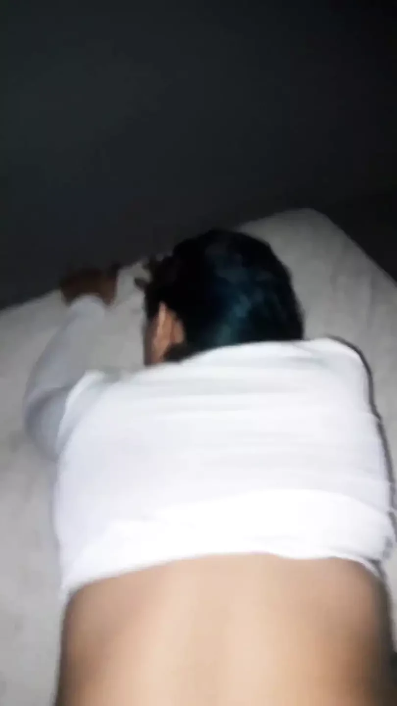 Det slutade med att vi knullade Asplas med min Latina styvdotter i mitt rum.