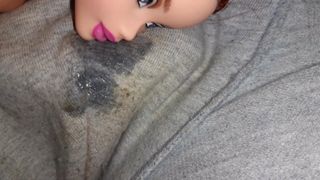 Une salope rousse sexy nettoie ma bite coquine avec sa lèvre