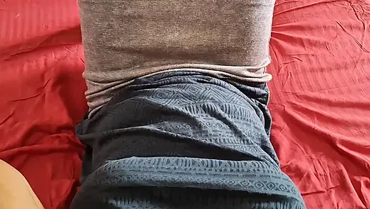 Desi Indian MILF enjoying her self
