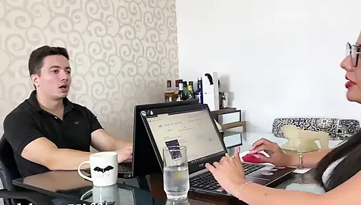 Kiffa Is an Office Worker