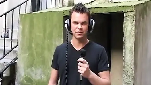Azgın orta yaşlı seksi kadın zengin bir ceo'nun anal sikilmesini istiyor