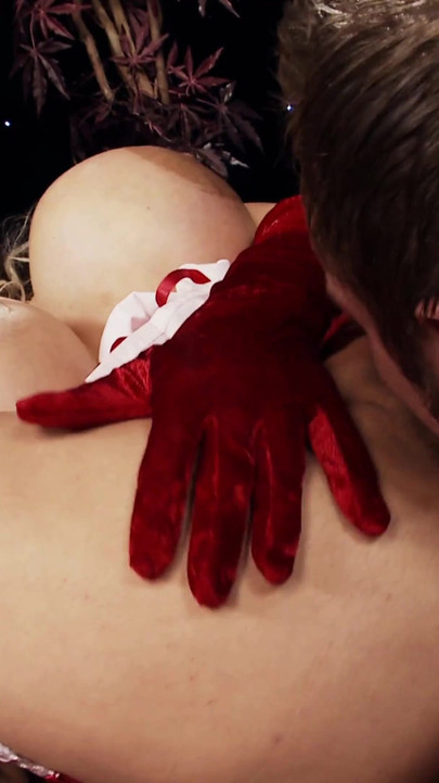 Powerful moment from "Blonde notgeile Milf mit grossen Titten blaesst und laesst ihre feuchte pussy ficken"