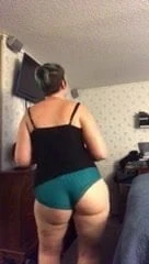 Grande rabo tremendo na calcinha