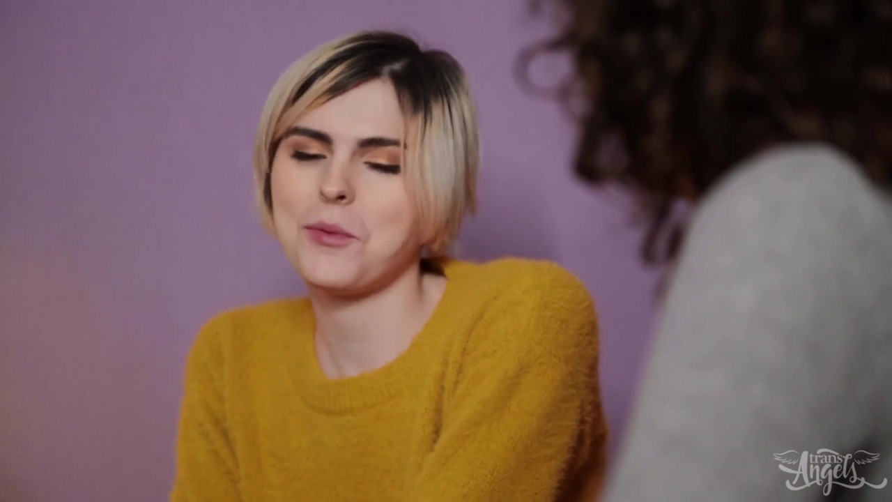 超エロいニューハーフの女の子と官能的な生ハメ尻ファック