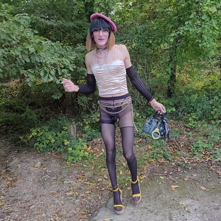 Dokaz P🚙U B L I C en Pute na parkiralištu u šumi, na adresi La Faisanderie 91. Maštovite tajice, tange [4sep25] Upoznajte CoKiiNE! VaneSsaBiTCHx