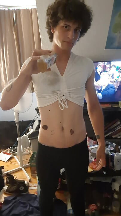 首先我摧残了我的菊花, 然后我挑逗了我自己的小便