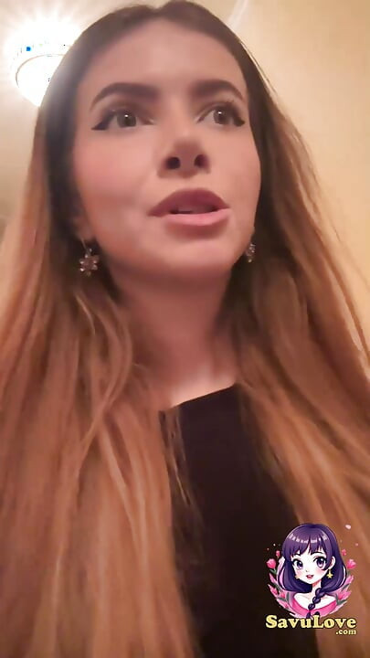 أدريانا سافو في بذلة - أبخر حار وجاهز لبعض الأعمال الإباحية المشبعة بالبخار والمتشددين!