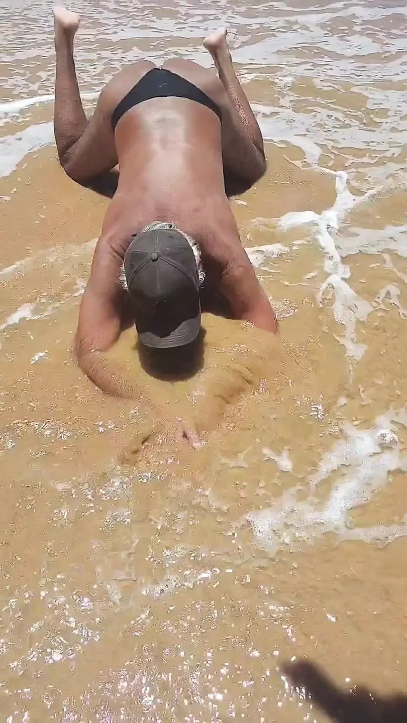 Ladysilva on the beach showing off her hot ass in panties