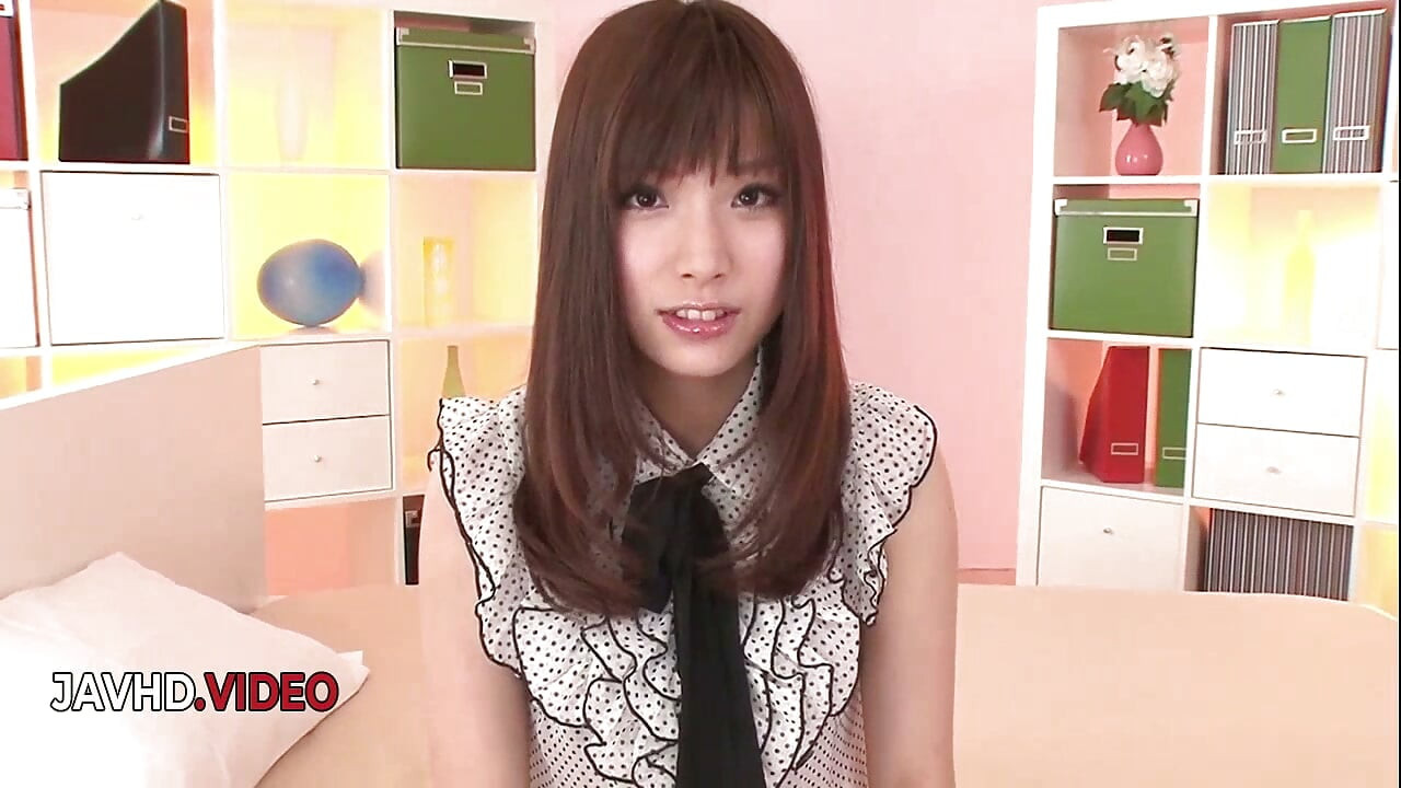 Hinata Tachibana รับสองควยแข็งเพื่อครีมพายคู่