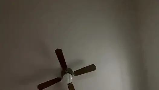 Mengerang di malam hari