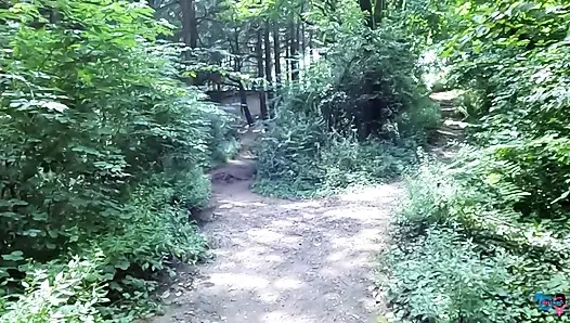 Italian Girl Makes a Cock Cum in the Park Telling Him How to Jerk off!