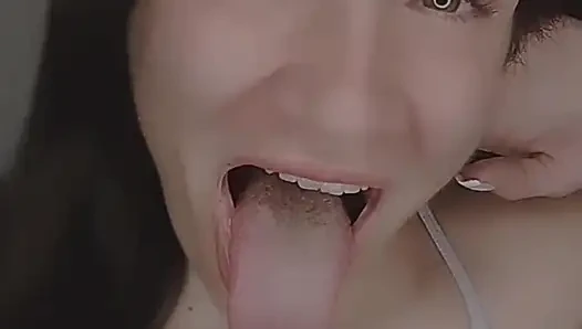 Milfangelqueen argentina lagi asik makan kontol besar