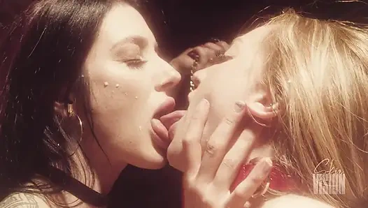 Lezbiyen seks cadıları masumu bozuyor - luna luxxx ve kasara wood ve fiona fox