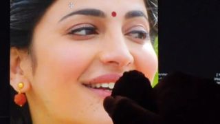 Shruti Haasan con omaggio