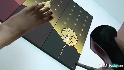 Sevimli Asyalı kıllı amcık sikiliyor