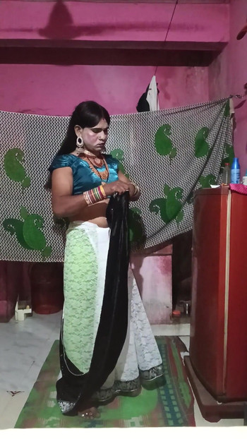 Deshi Madhuri bhabhi crasdreshing | Clip 3