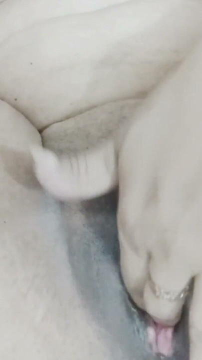 Desi Bhabhi Ki Desi Foodie Muft Wali | Clip 3