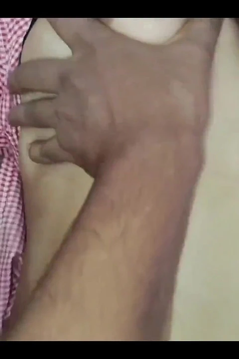 德西大学生穿着大学制服与老师啪啪