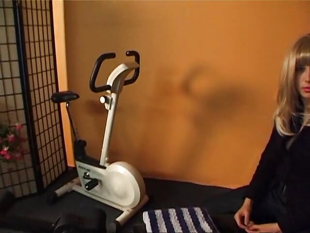 Fofa loira gata chupa pau duro no casting