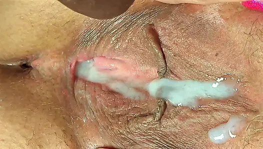 Jamdown26 - White SSBBW Wife Showing off Her Big Fat Ass Close up While Peeing and Gets Her Plush Big Pussy Fucked