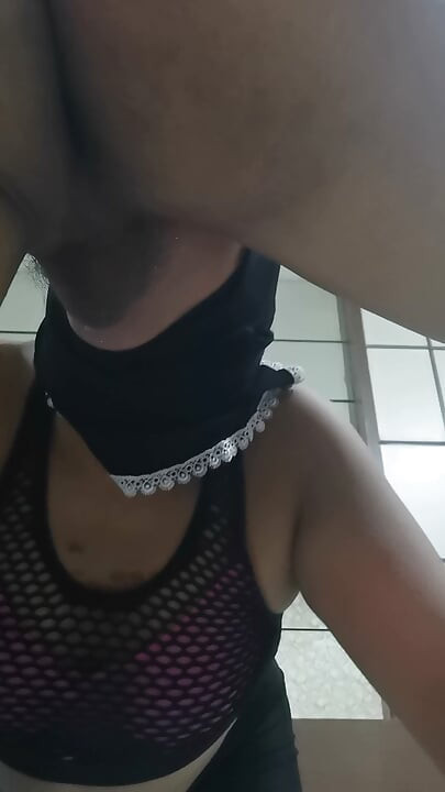 The girl was squeezed by a until she almost fainted.