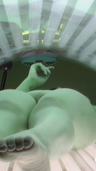 Czech Solarium 319: Czech Amateur Enjoys a Playful Scene